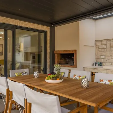 Fantastic Private Pool Vila *